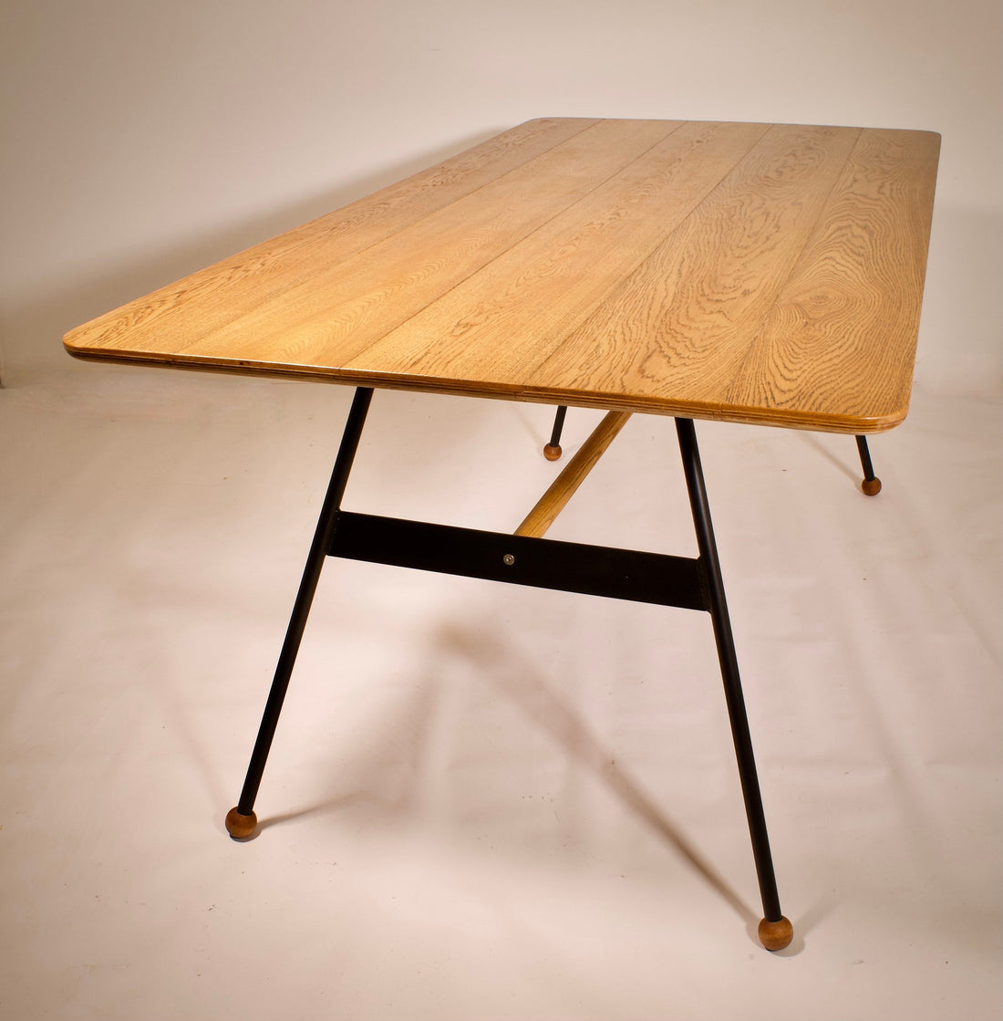 Fast Fashion, Fast Furniture